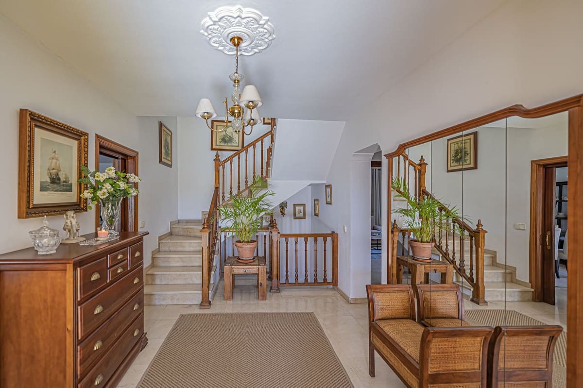 4 chambre Villa/Maison à vendre à Marbella avec piscine garage - 1 150 000 € (Ref: 9541944)