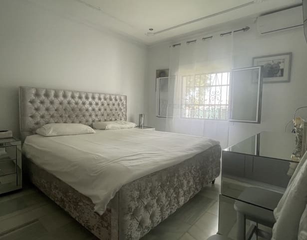 4 Zimmer Villa zu verkaufen in San Pedro de Alcantara, Marbella mit Pool Garage - 1.150.000 € (Ref: 9541945)