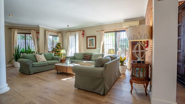 5 quarto Moradia para venda em Nueva Andalucia, Marbella com piscina garagem - 1 700 000 € (Ref: 9542414)