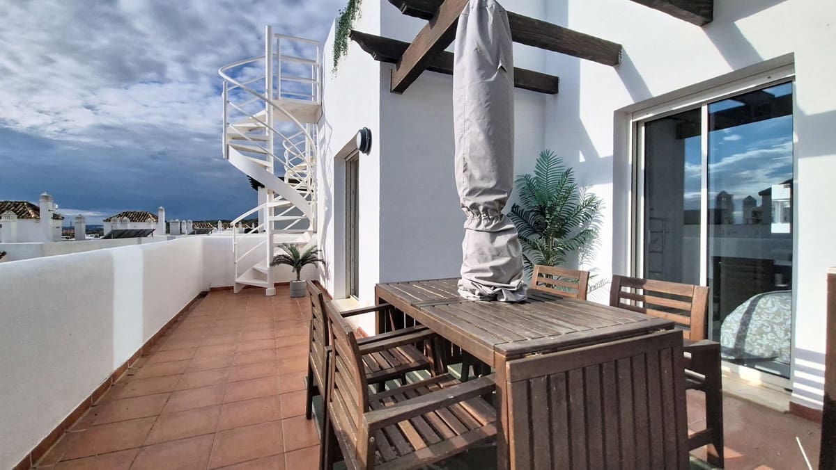 2 slaapkamer Penthouse te koop in Estepona met zwembad garage - € 266.000 (Ref: 9547208)