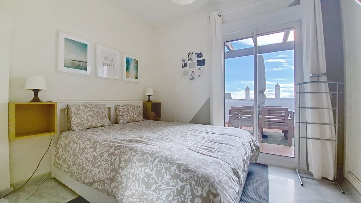 2 slaapkamer Penthouse te koop in Estepona met zwembad garage - € 266.000 (Ref: 9547208)