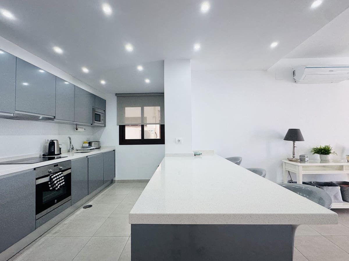 2 chambre Appartement à vendre à La Duquesa / Puerto de la Duquesa avec piscine garage - 380 000 € (Ref: 9550186)