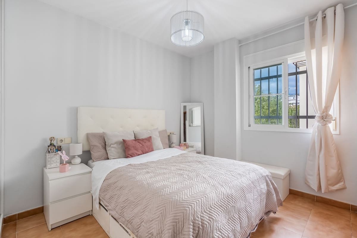 3 sovrum Takvåning till salu i Estepona med pool garage - 545 000 € (Ref: 9550345)