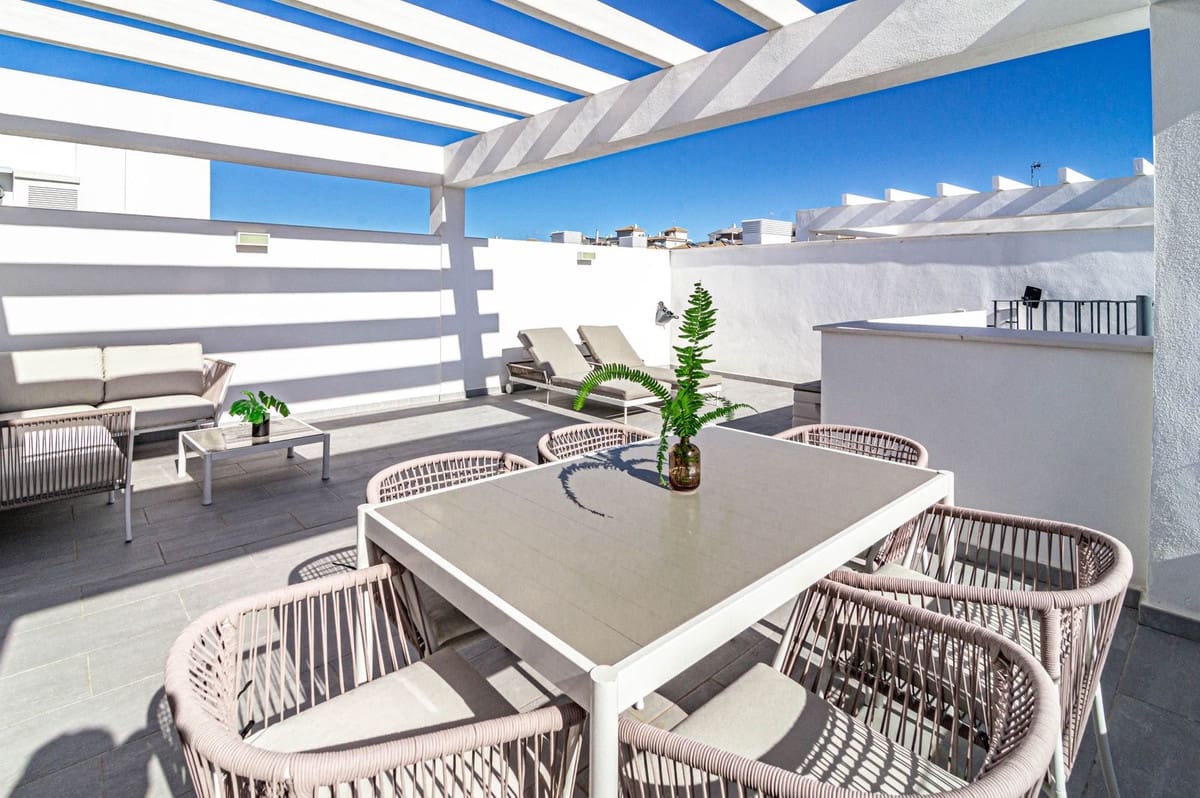 2 chambre Penthouse à vendre à Estepona avec piscine garage - 525 000 € (Ref: 9550347)