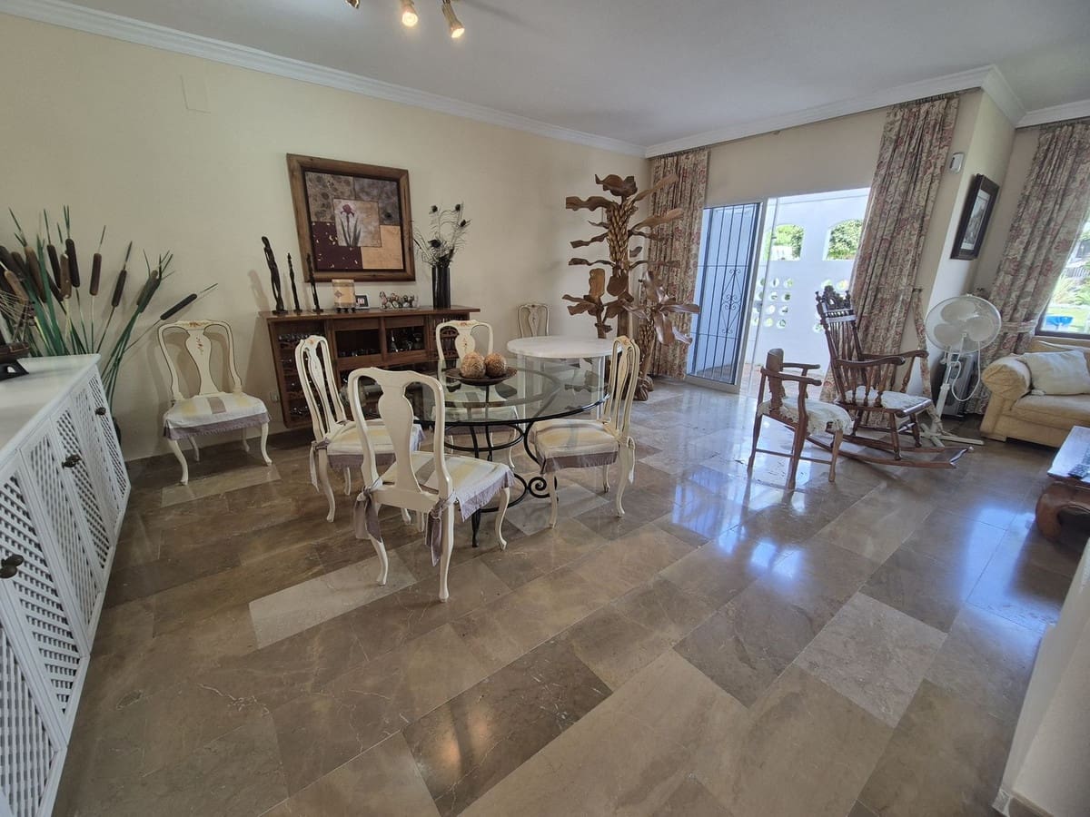 4 slaapkamer Huis te koop in Guadalmina met zwembad - € 570.000 (Ref: 9551975)