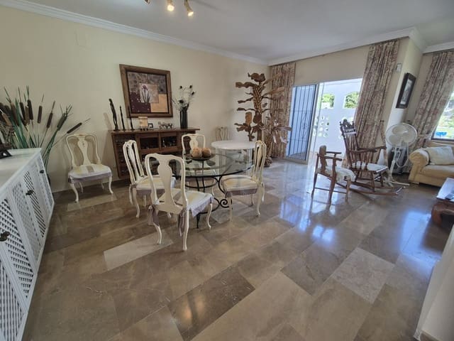 4 slaapkamer Huis te koop in Guadalmina Baja, Marbella met zwembad - € 570.000 (Ref: 9551975)