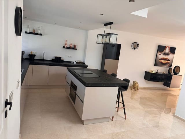 2 chambre Appartement à vendre à New Golden Mile, Estepona avec piscine garage - 565 000 € (Ref: 9551977)