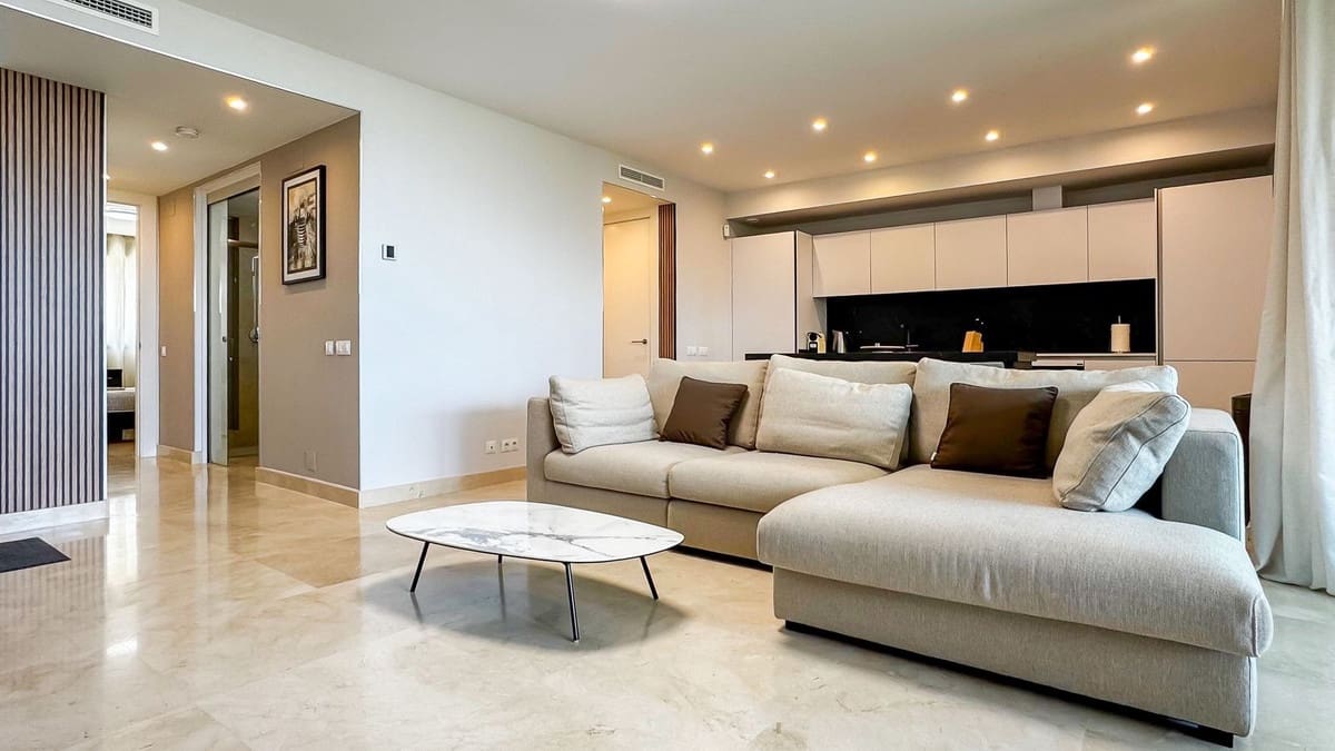 2 makuuhuone Huoneisto myytävänä paikassa Cabopino mukana uima-altaan 
autotalli - 590 000 € (Ref: 9553222)