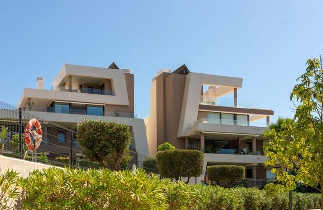 2 makuuhuone Huoneisto myytävänä paikassa Cabopino, Marbella mukana uima-altaan 
autotalli - 590 000 € (Ref: 9553222)