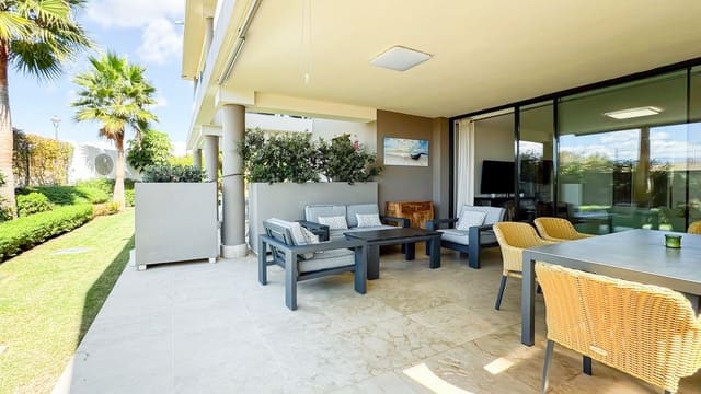 2 makuuhuone Huoneisto myytävänä paikassa Cabopino, Marbella mukana uima-altaan 
autotalli - 590 000 € (Ref: 9553222)