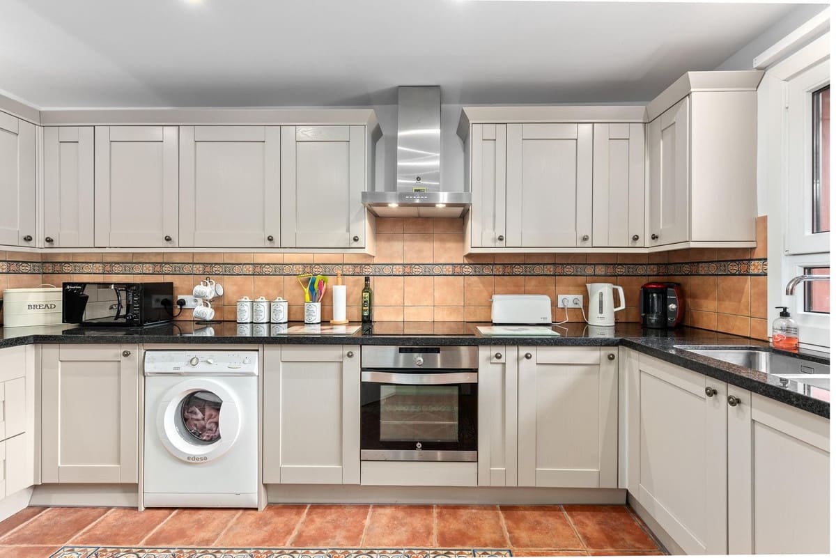 2 camera da letto Casa in vendita in Estepona con piscina - 595.000 € (Rif: 9556148)