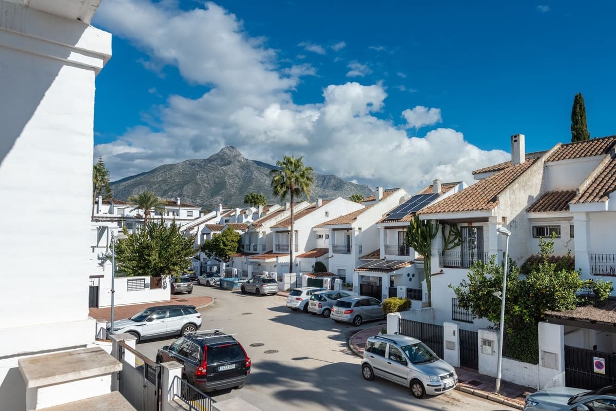 3 Zimmer Haus zu verkaufen in Nueva Andalucia - 595.000 € (Ref: 9556207)