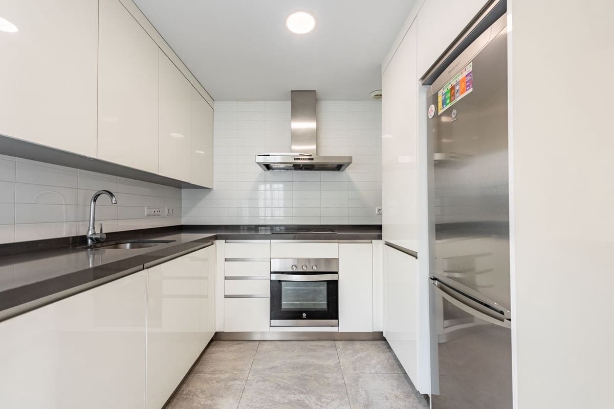 3 slaapkamer Huis te koop in Nueva Andalucia met zwembad - € 589.000 (Ref: 9556208)