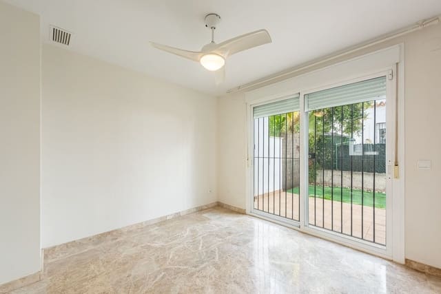 3 slaapkamer Huis te koop in Nueva Andalucia, Marbella met zwembad - € 589.000 (Ref: 9556208)