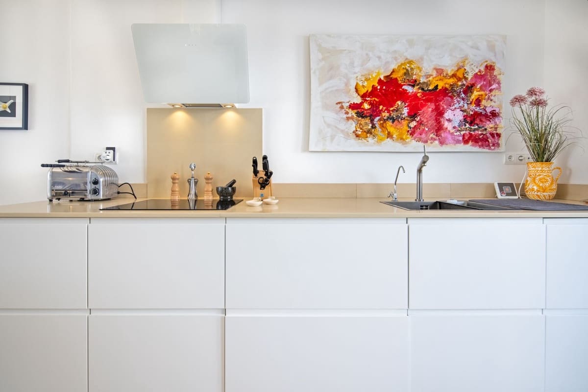 4 soveværelse Byhus til salg i Nueva Andalucia med swimmingpool - € 995.000 (Ref: 9558725)