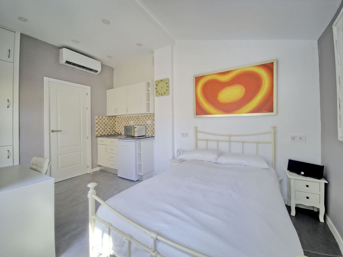 6 slaapkamer Huis te koop in Nueva Andalucia met zwembad - € 899.999 (Ref: 9558726)