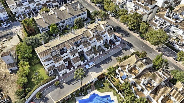 6 slaapkamer Huis te koop in Nueva Andalucia, Marbella met zwembad - € 899.999 (Ref: 9558726)