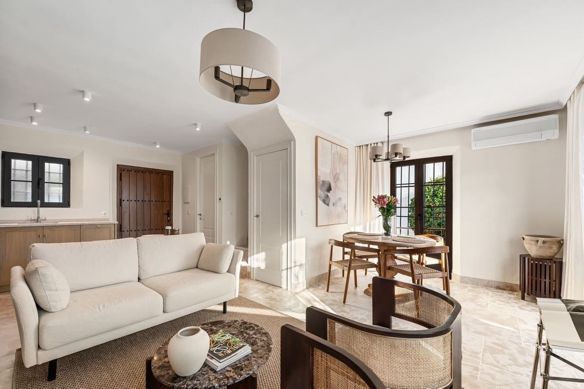 2 slaapkamer Huis te koop in Nueva Andalucia met zwembad - € 795.000 (Ref: 9558728)