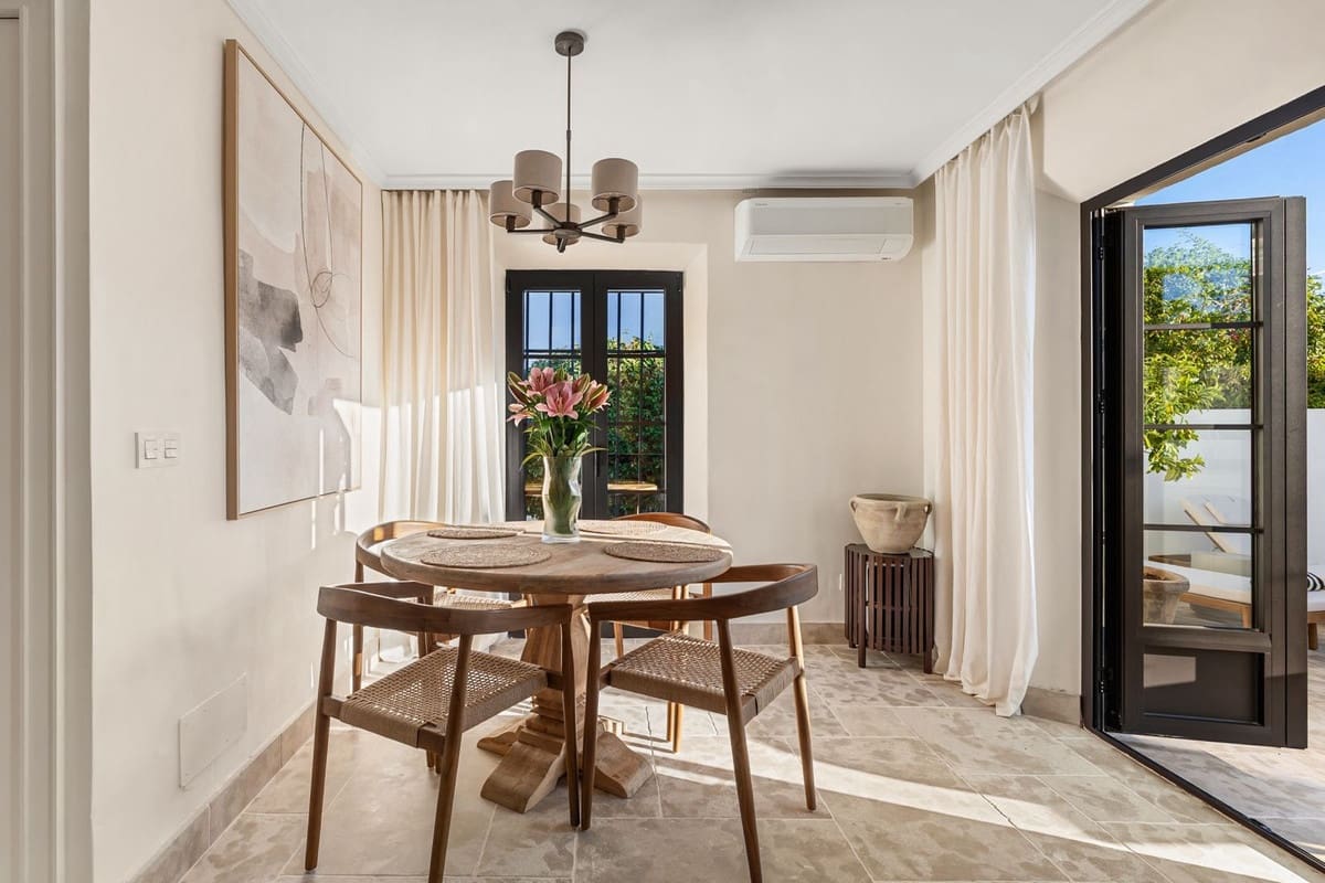 2 slaapkamer Huis te koop in Nueva Andalucia met zwembad - € 795.000 (Ref: 9558728)