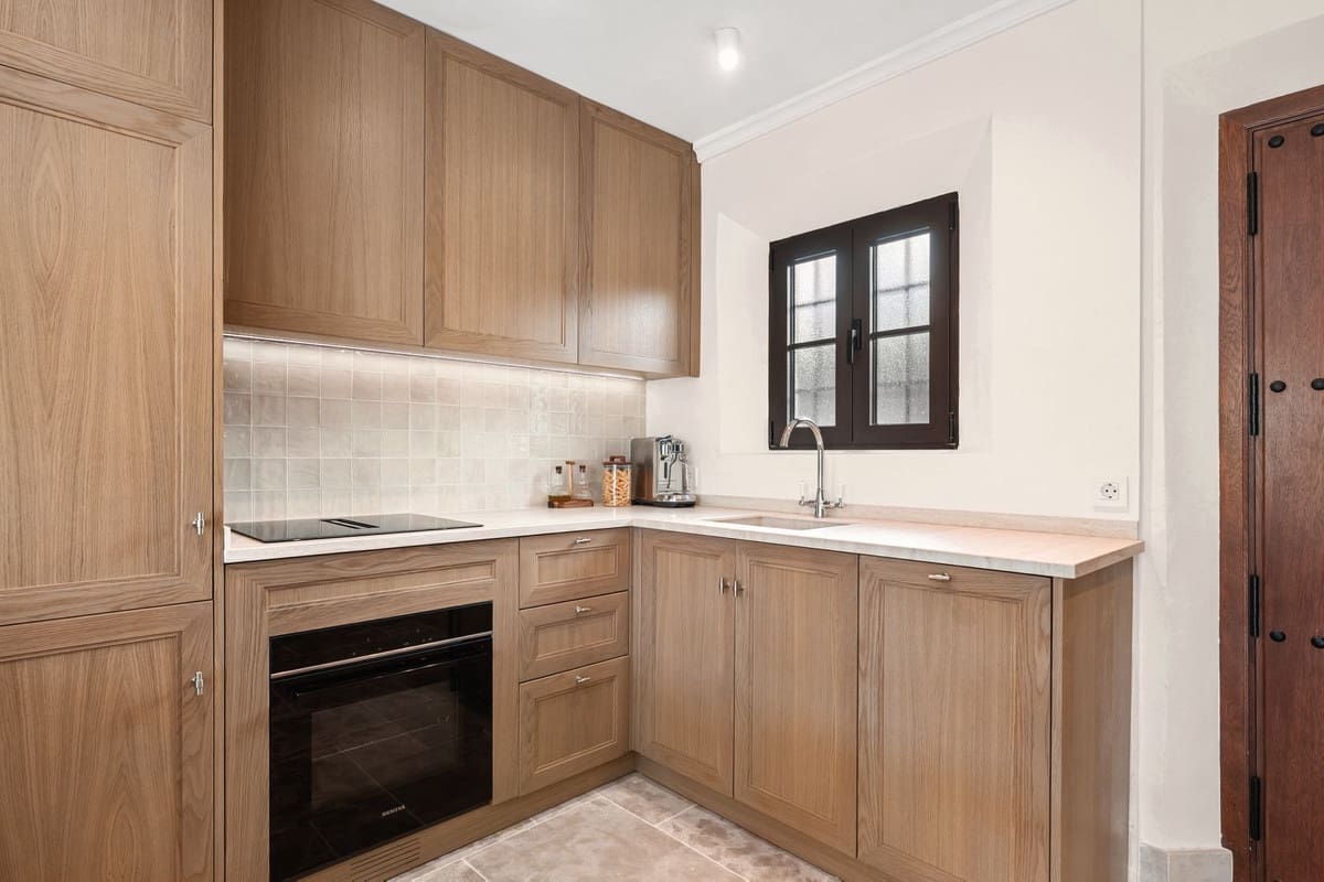 2 slaapkamer Huis te koop in Nueva Andalucia met zwembad - € 795.000 (Ref: 9558728)