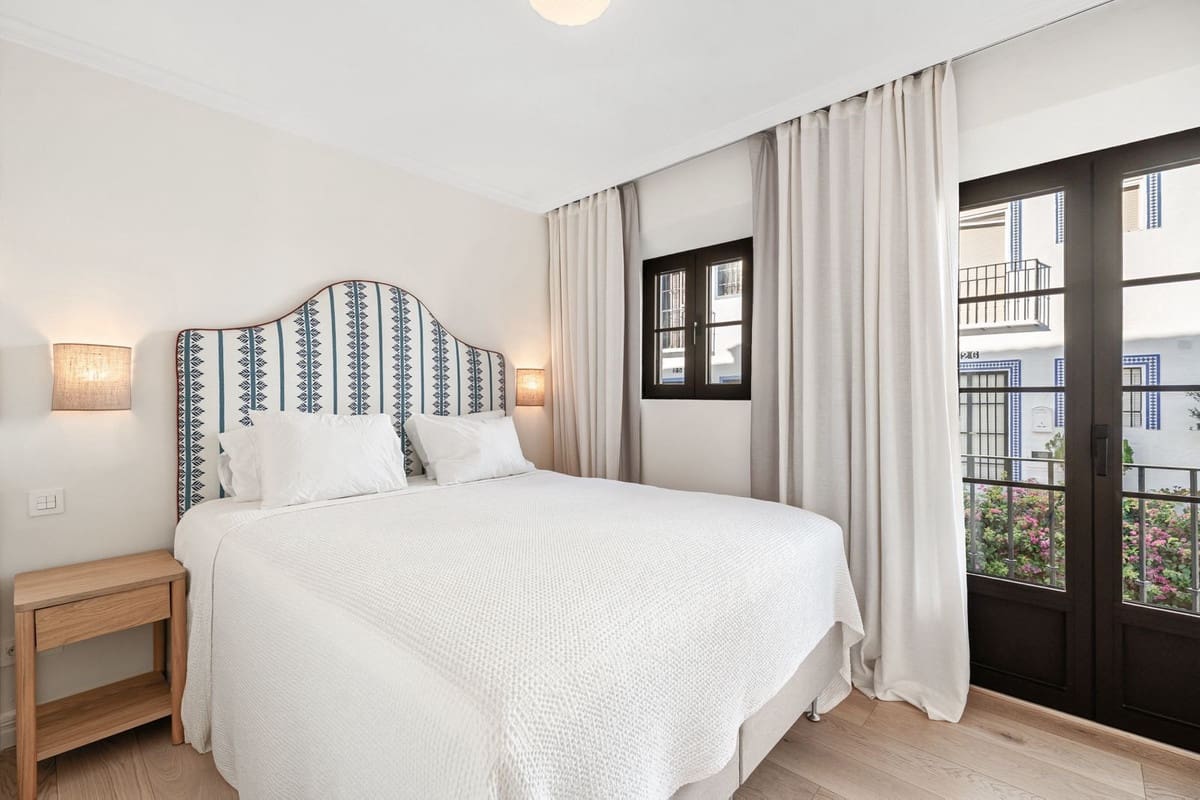 2 slaapkamer Huis te koop in Nueva Andalucia met zwembad - € 795.000 (Ref: 9558728)