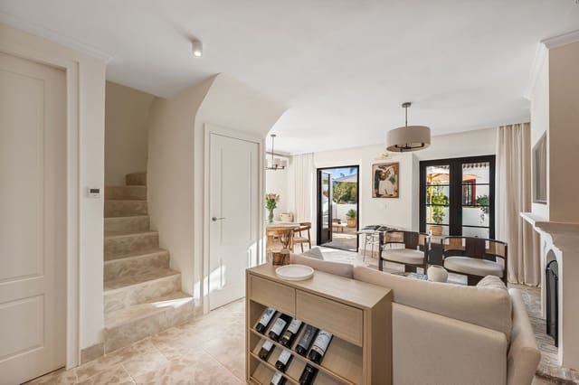 2 slaapkamer Huis te koop in Nueva Andalucia, Marbella met zwembad - € 795.000 (Ref: 9558728)