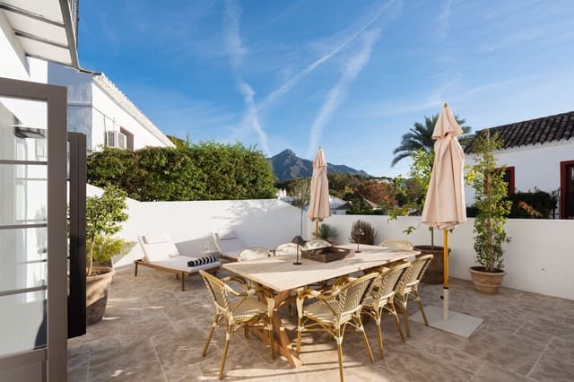2 slaapkamer Huis te koop in Nueva Andalucia, Marbella met zwembad - € 795.000 (Ref: 9558728)