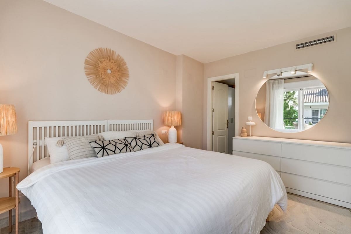 4 slaapkamer Huis te koop in Nueva Andalucia met zwembad - € 755.000 (Ref: 9558730)