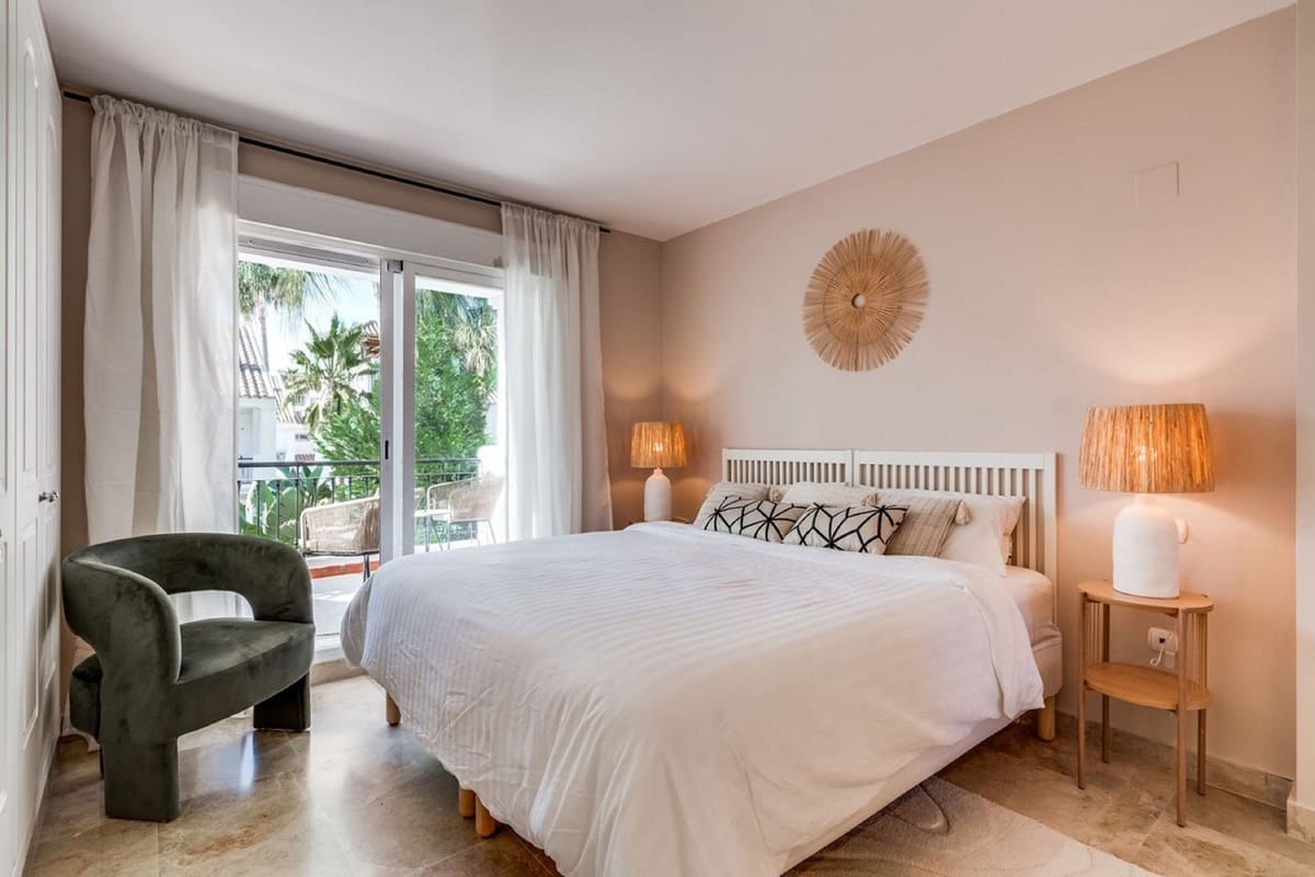 4 slaapkamer Huis te koop in Nueva Andalucia met zwembad - € 755.000 (Ref: 9558730)