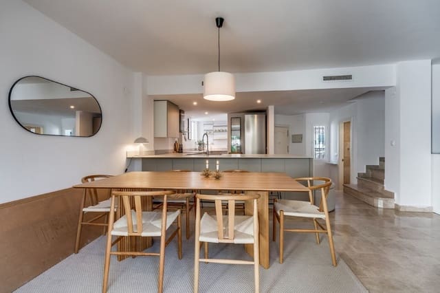 4 slaapkamer Huis te koop in Nueva Andalucia, Marbella met zwembad - € 755.000 (Ref: 9558730)