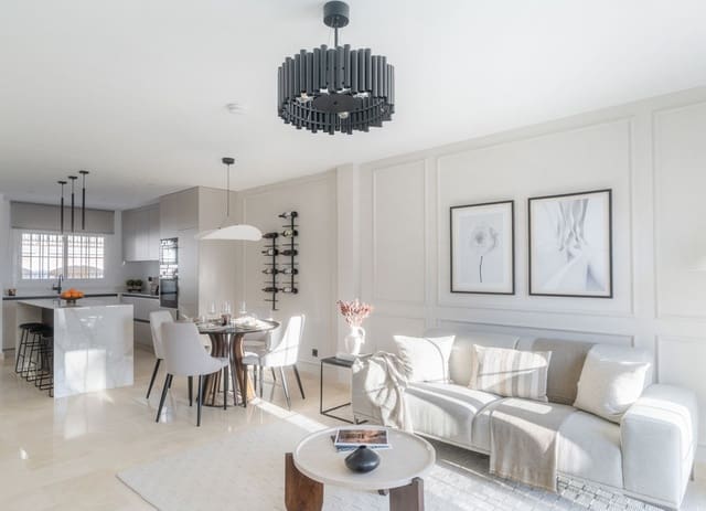 2 makuuhuone Omakotitalo myytävänä paikassa Nueva Andalucia, Marbella mukana uima-altaan - 730 000 € (Ref: 9558731)