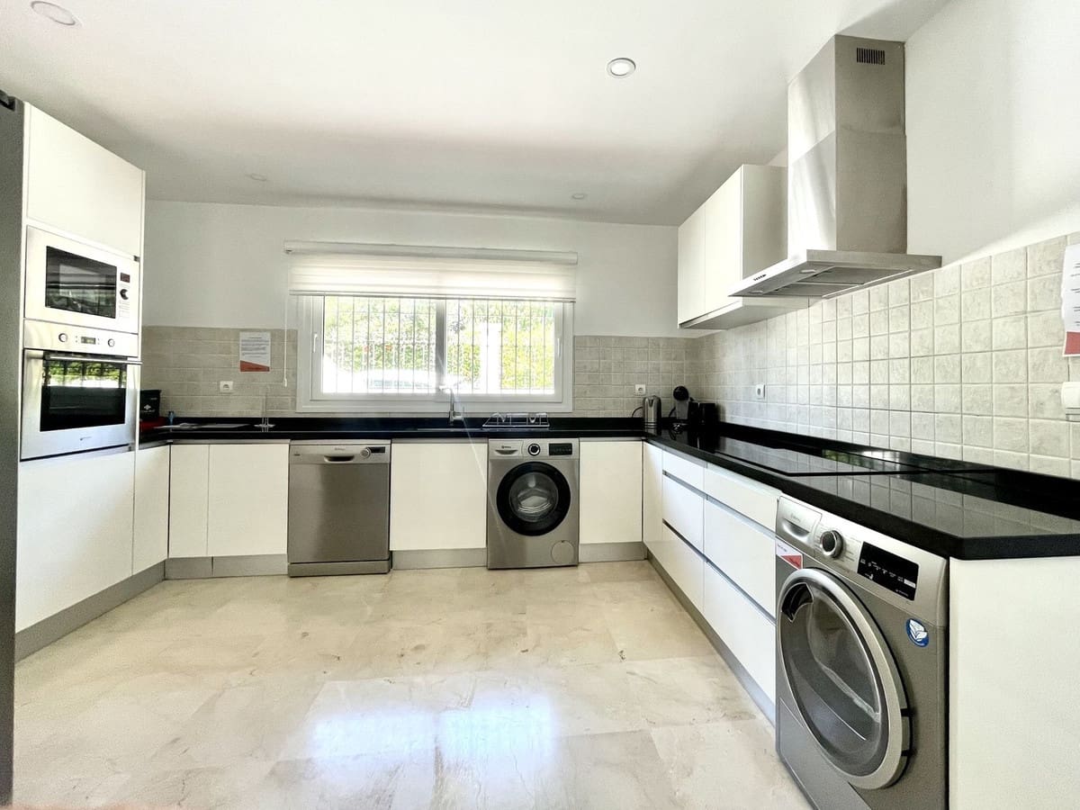 4 Zimmer Villa zu verkaufen in Mijas Golf mit Pool Garage - 999.999 € (Ref: 9562084)