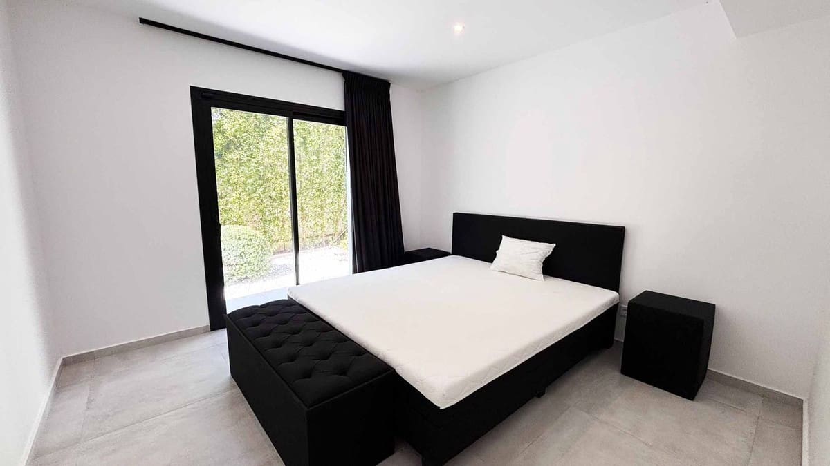 5 bedroom Villa for sale in La Cala de Mijas with pool garage - € 1,450,000 (Ref: 9562178)