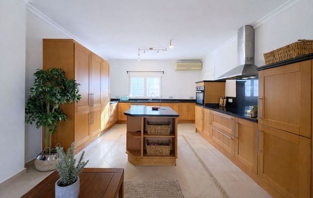 7 quarto Moradia para venda em La Cala de Mijas, Mijas com piscina garagem - 1 250 000 € (Ref: 9562179)