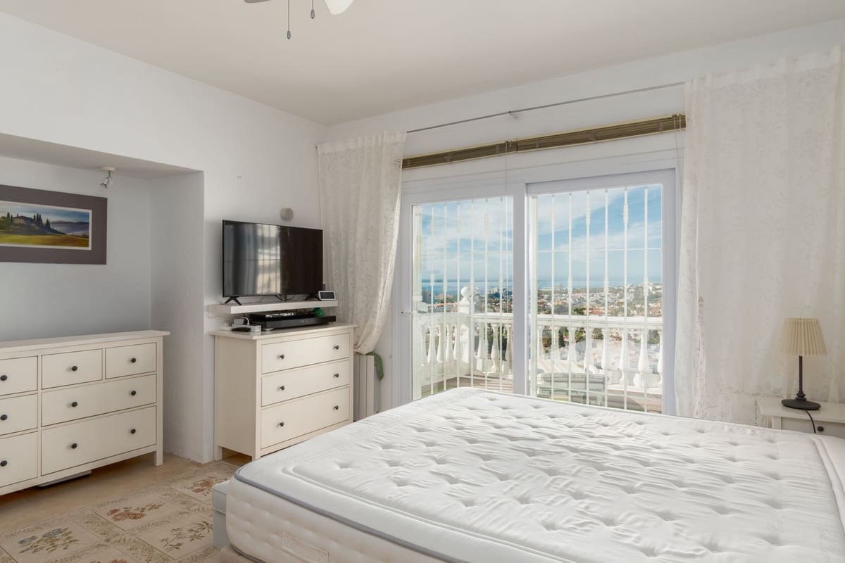 5 slaapkamer Villa te koop in Riviera del Sol met zwembad garage - € 1.650.000 (Ref: 9566518)