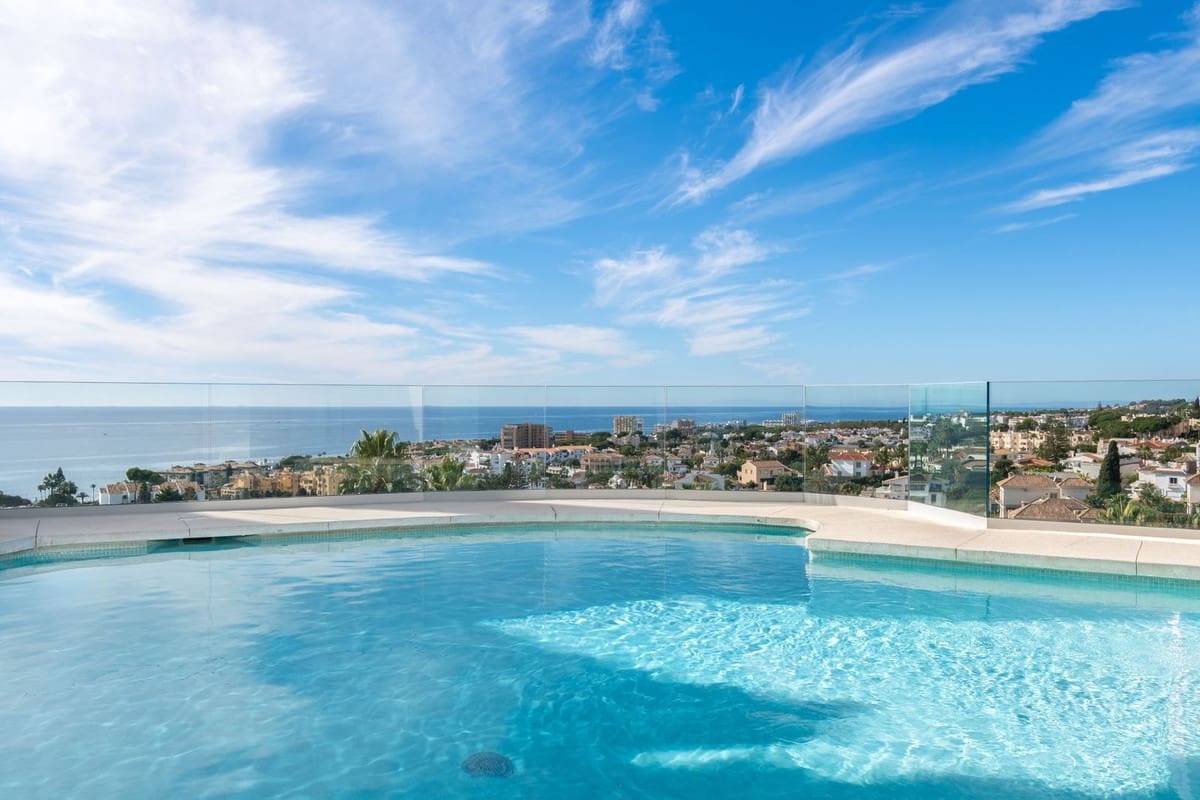 5 slaapkamer Villa te koop in Riviera del Sol met zwembad garage - € 1.650.000 (Ref: 9566518)