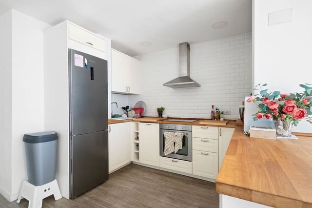 3 sypialnia Willa na sprzedaż w El Faro, Mijas z basenem - 990 000 € (Ref: 9566522)