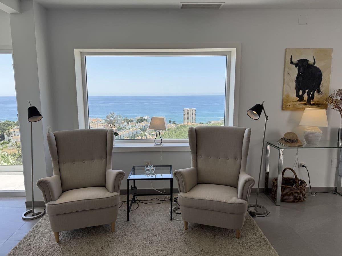 4 soverom Villa til salgs i Riviera del Sol med svømmebasseng garasje - € 1 750 000 (Ref: 9566686)