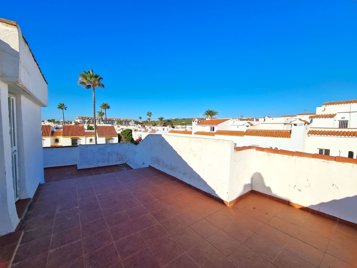 3 makuuhuone Omakotitalo myytävänä paikassa Bahia de Casares mukana uima-altaan - 650 000 € (Ref: 9569577)