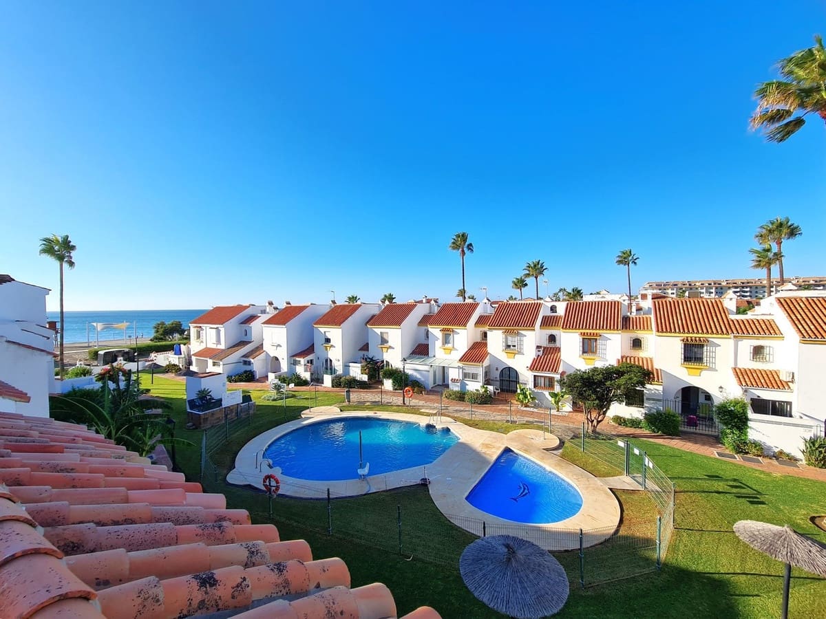 3 makuuhuone Omakotitalo myytävänä paikassa Bahia de Casares mukana uima-altaan - 650 000 € (Ref: 9569577)