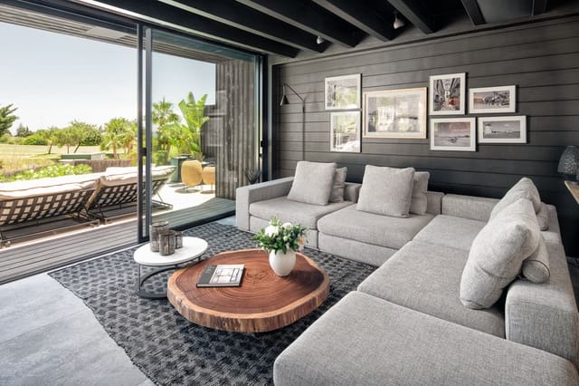 4 sovrum Villa till salu i Estepona med pool garage - 1 380 000 € (Ref: 9575138)