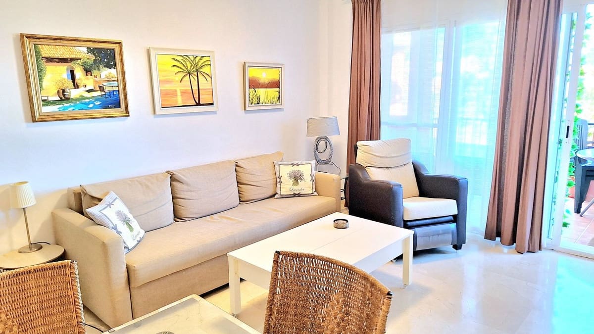 2 slaapkamer Appartement te koop in La Duquesa / Puerto de la Duquesa met zwembad - € 235.000 (Ref: 9575143)