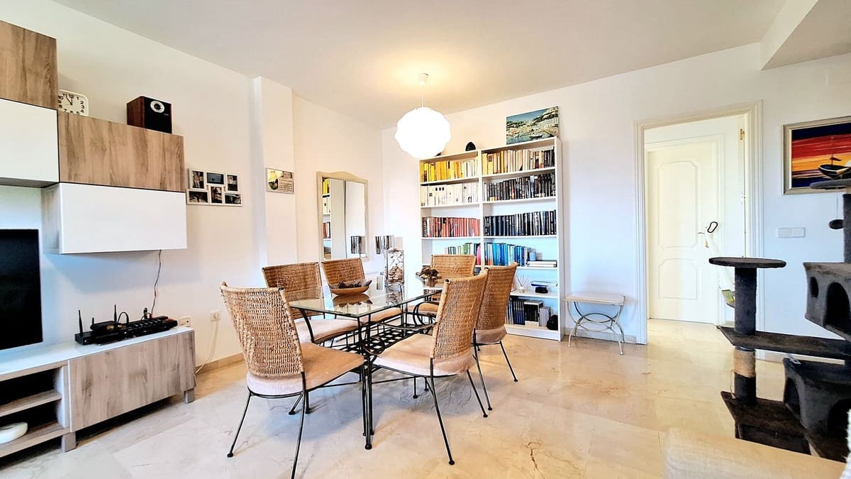 2 slaapkamer Appartement te koop in La Duquesa / Puerto de la Duquesa met zwembad - € 235.000 (Ref: 9575143)