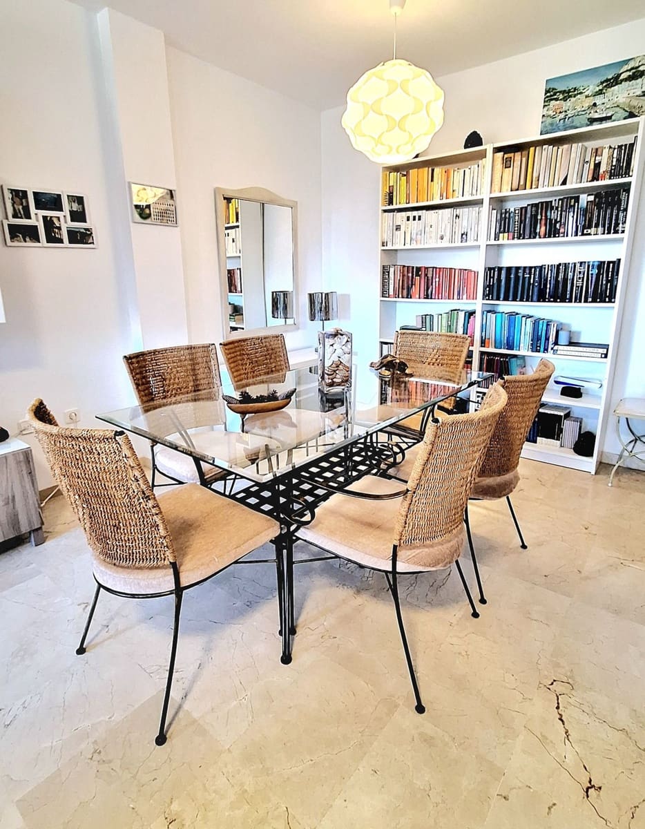 2 slaapkamer Appartement te koop in La Duquesa / Puerto de la Duquesa met zwembad - € 235.000 (Ref: 9575143)