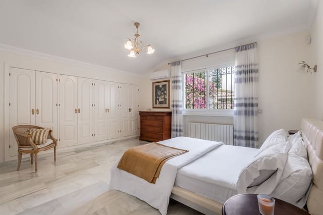 6 quarto Moradia para venda em El Paraiso, Estepona com piscina - 2 350 000 € (Ref: 9575381)