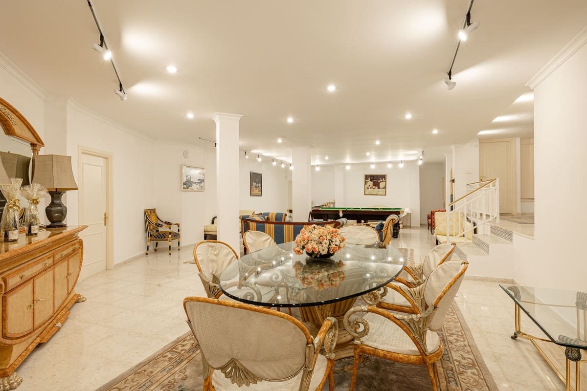 6 quarto Moradia para venda em El Paraiso com piscina - 2 350 000 € (Ref: 9575381)