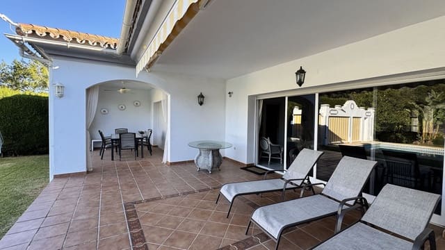 4 Zimmer Villa zu verkaufen in El Paraiso, Estepona mit Pool Garage - 1.650.000 € (Ref: 9575384)