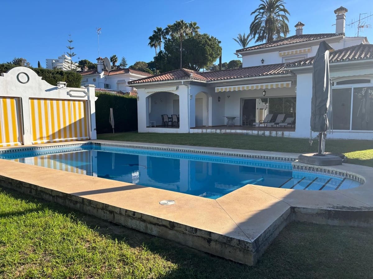 4 Zimmer Villa zu verkaufen in El Paraiso mit Pool Garage - 1.650.000 € (Ref: 9575384)