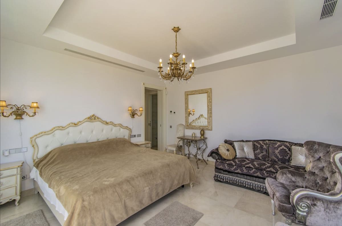 6 quarto Moradia para venda em Guadalmina com piscina garagem - 4 999 000 € (Ref: 9578193)