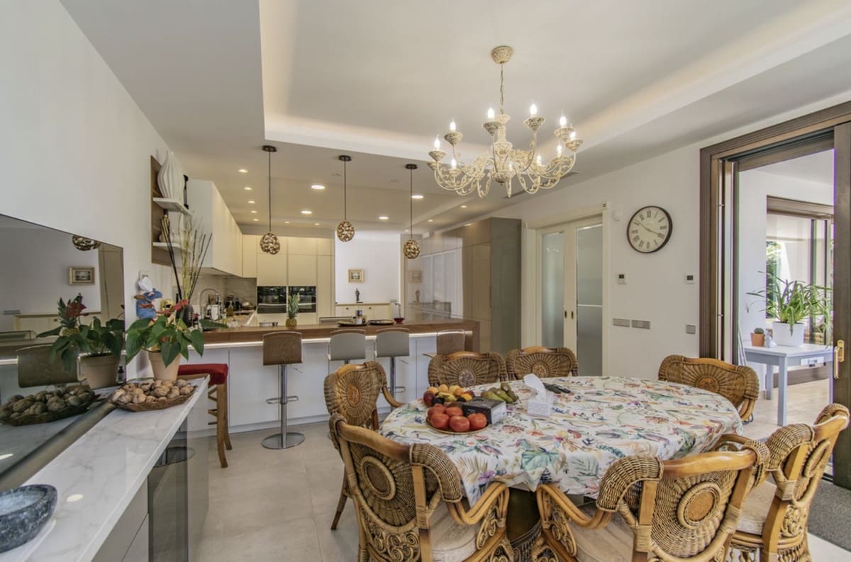 6 quarto Moradia para venda em Guadalmina com piscina garagem - 4 999 000 € (Ref: 9578193)